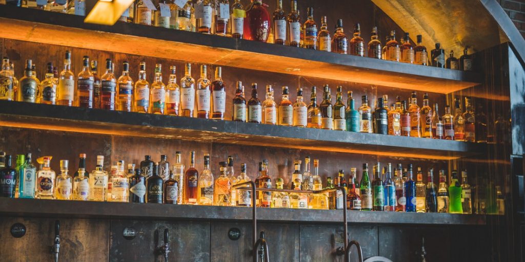 Alkohol, bar sennik